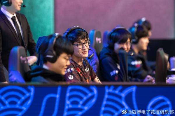 知名俱乐部绝地反击，抢下关键胜利的简单介绍